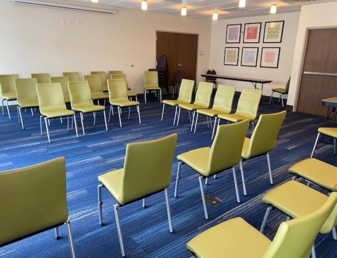 Holiday Inn Express & Suites Warrensburg North By Ihg Екстер'єр фото